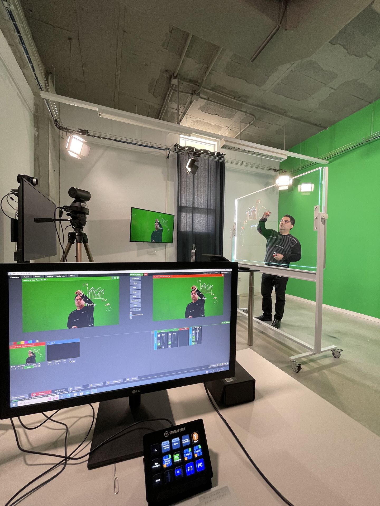 Plató de educación virtual